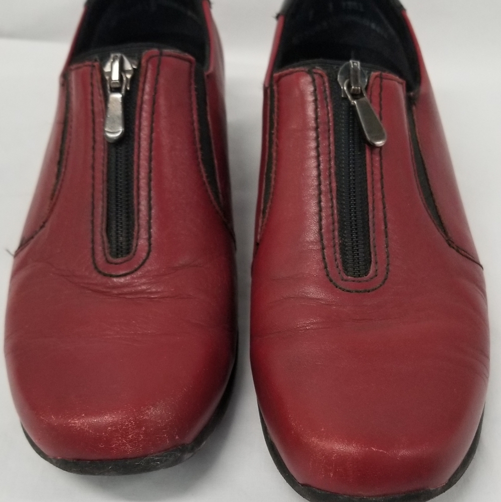 Munro Women's American Red Leather Zip Top Shoes